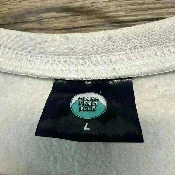 Aloha From Deer Shark Attack Graphic Sweatshirt Size Large Men’s - Picture 2 of 3